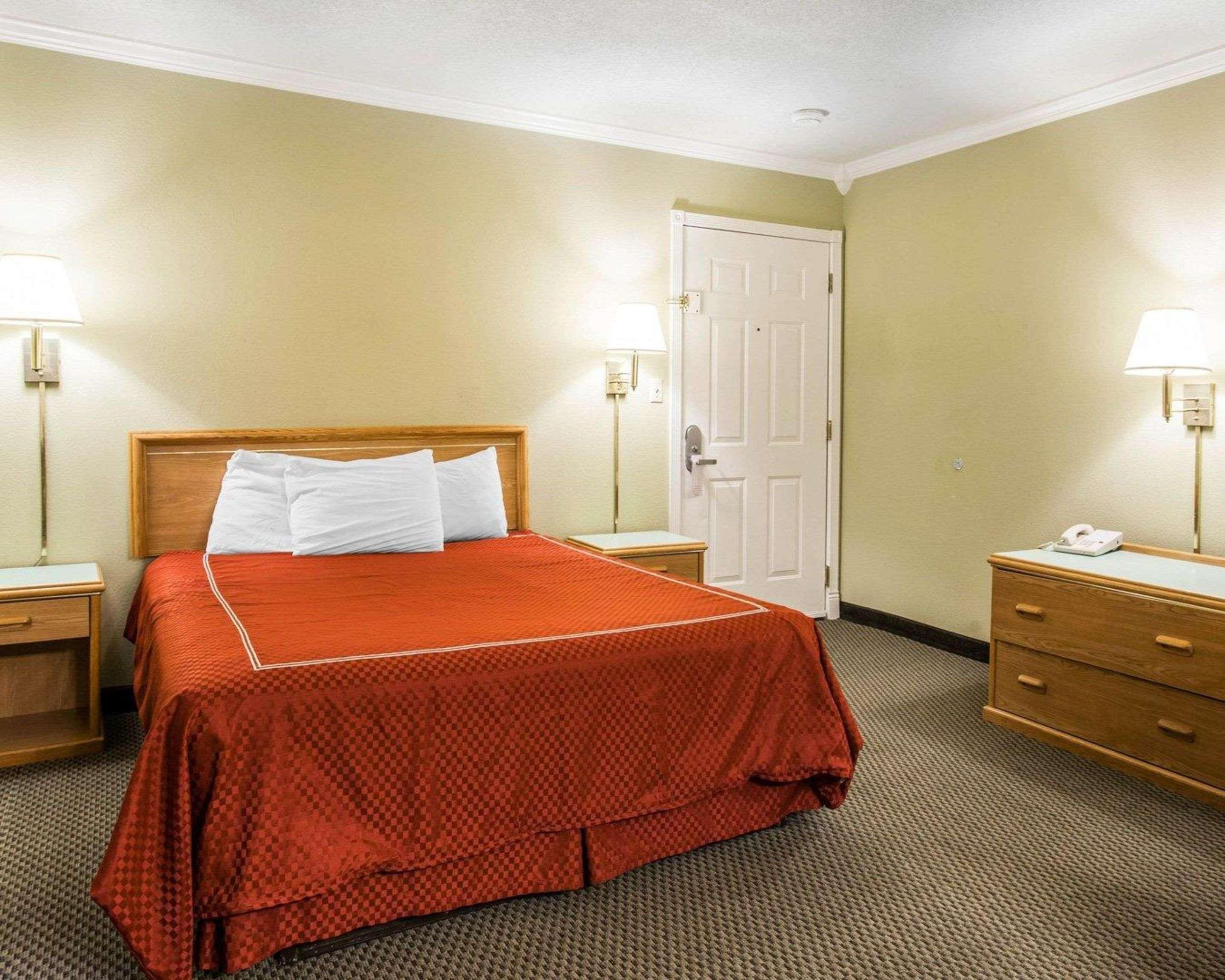 Rodeway Inn